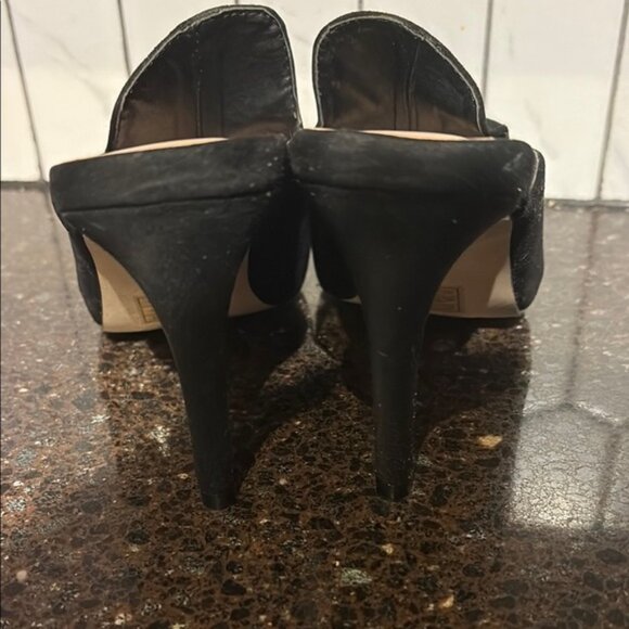 Dynamite Elegant Black Mulesfaux suedesize 5.5 - Picture 5 of 7